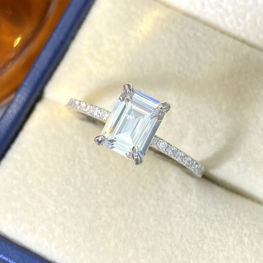 Emerald pure silver ring