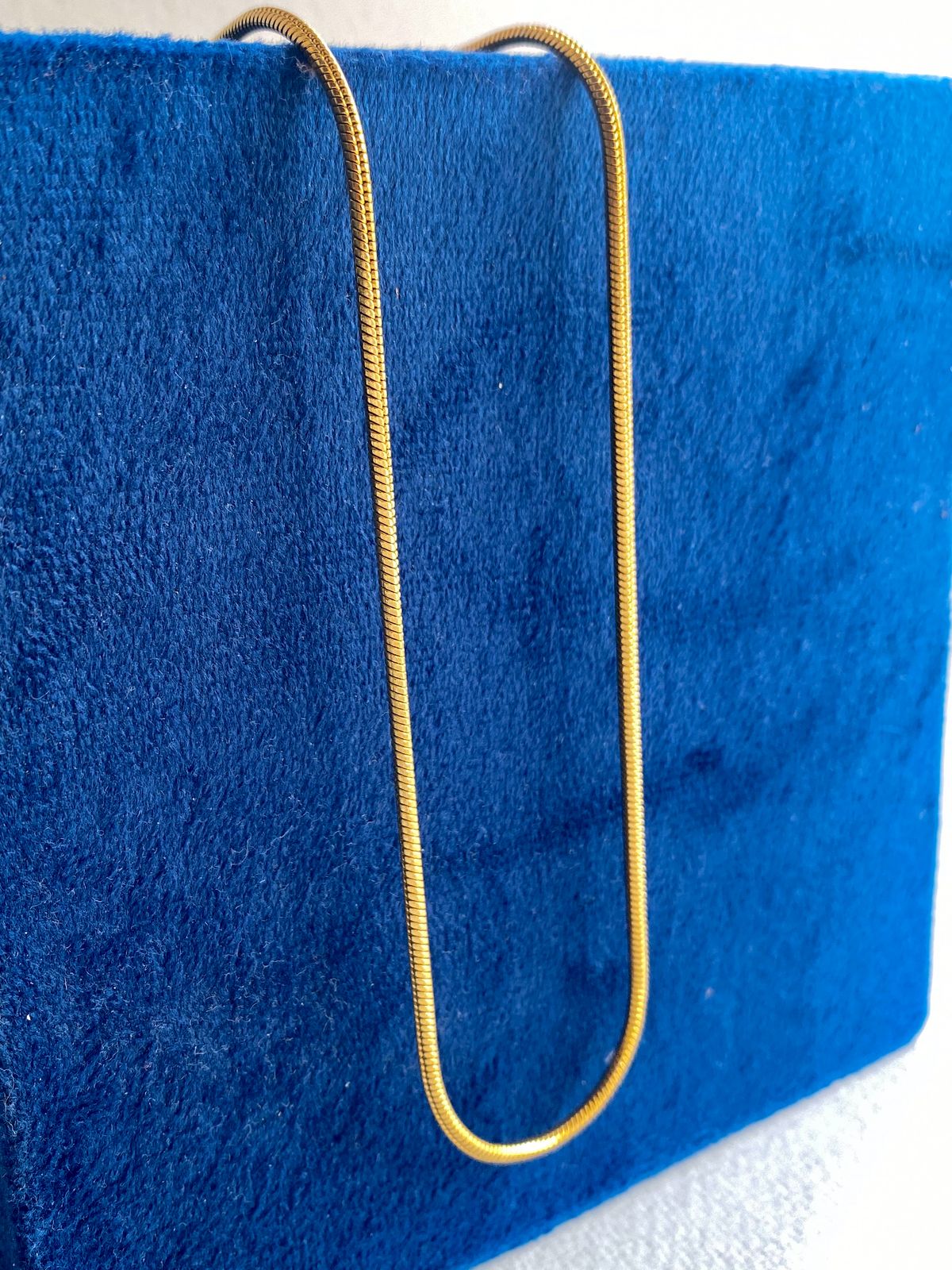 Minimalist gold man chain
