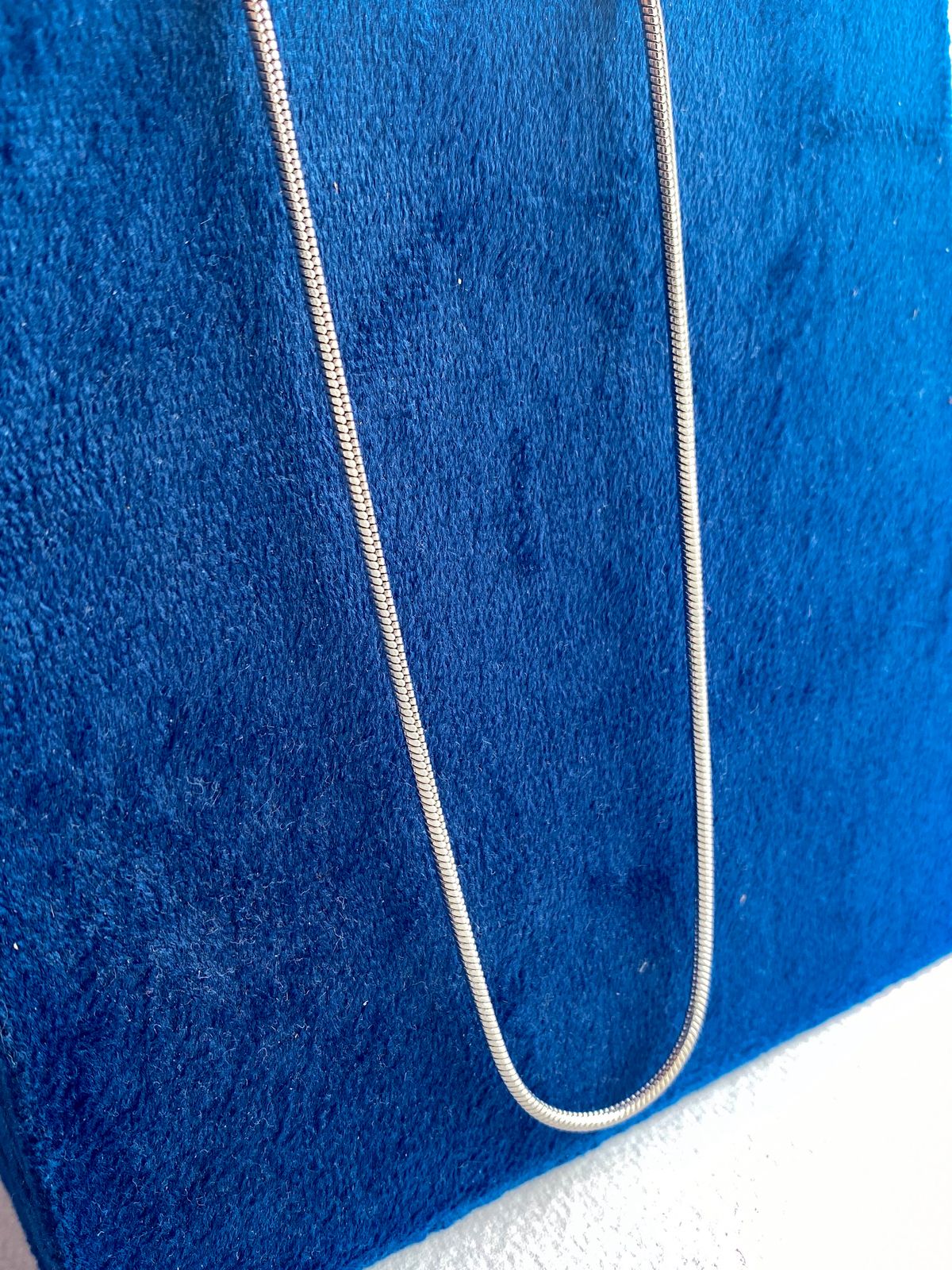 Minimalist silver Man chain
