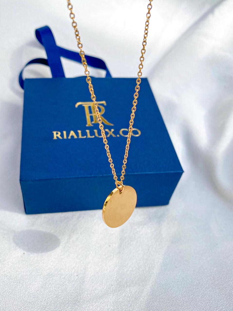 Minimalist Engravable Round Pendant Necklace