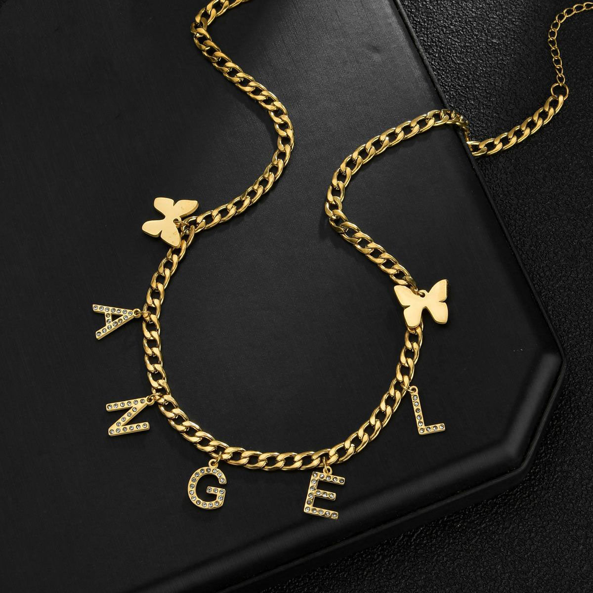 Colliers de lettres pavés personnalisés, pendentif en acier inoxydable avec lettres et chiffres, diamant et papillon, bijoux uniques pour femmes et filles, cadeaux