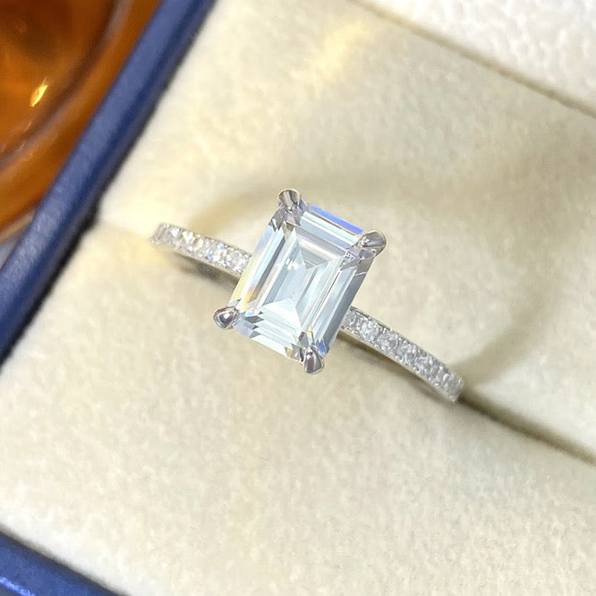 Emerald pure silver ring