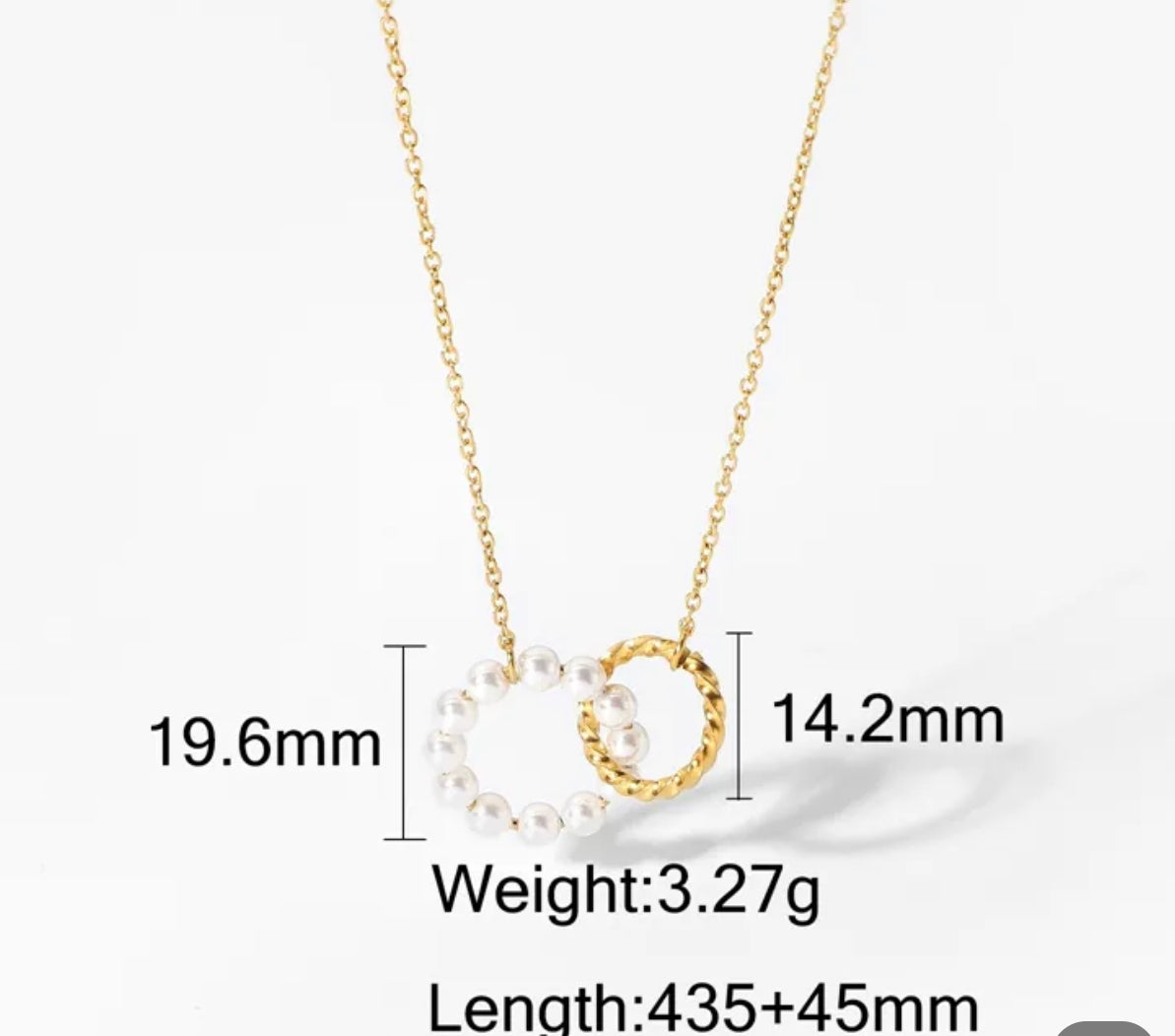 Collier de perles entrelacées