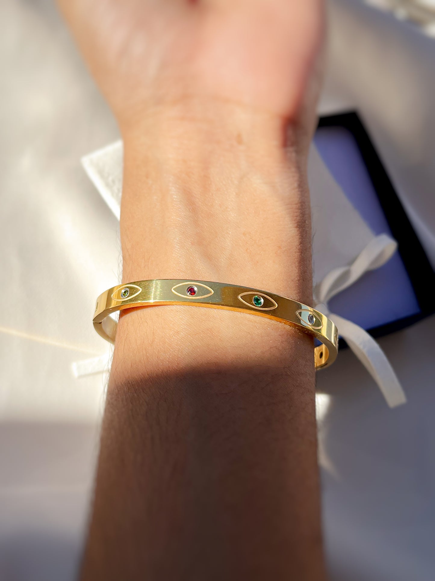 Bracelet manchette mauvais œil
