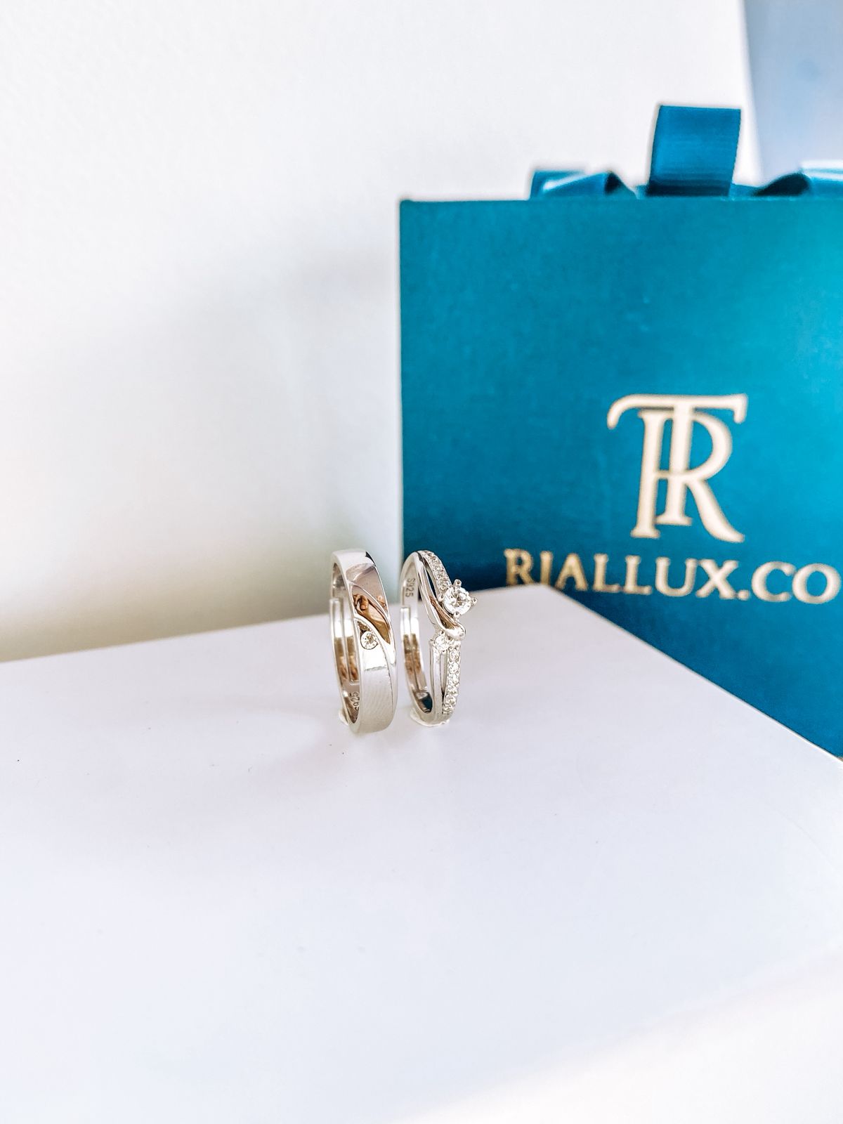 Whisper of love adjustable couple ring