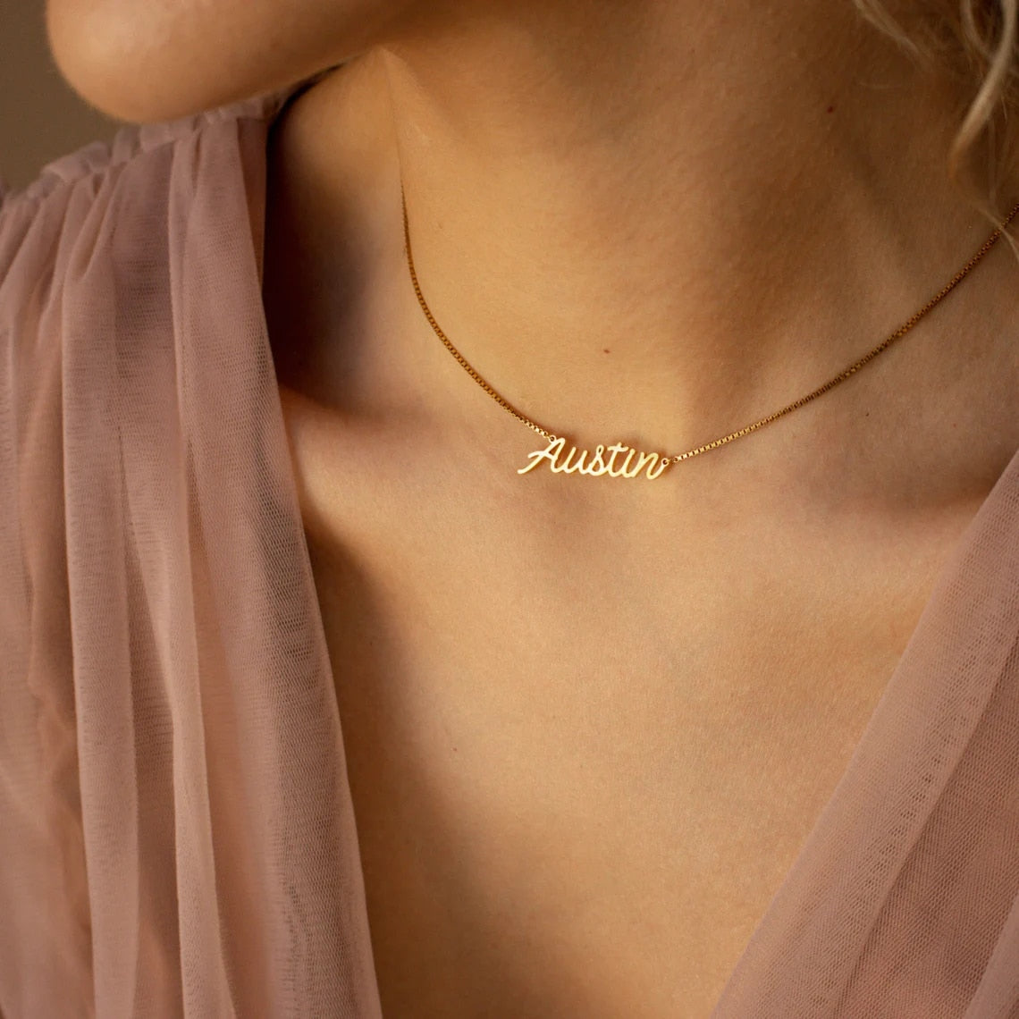 Collier avec nom personnalisé pour femmes, n'importe quelle police, avec boîte, chaîne, plaque signalétique en or, meilleur ami, cadeau d'anniversaire parfait, ras du cou