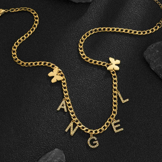 Colliers de lettres pavés personnalisés, pendentif en acier inoxydable avec lettres et chiffres, diamant et papillon, bijoux uniques pour femmes et filles, cadeaux