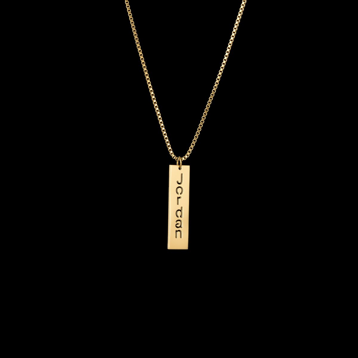 Collier carré avec nom personnalisé