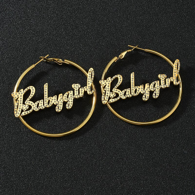 Boucles d'oreilles personnalisées avec cerceau de nom personnalisé en pierre