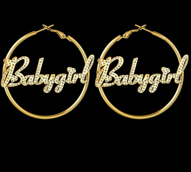 Boucles d'oreilles personnalisées avec cerceau de nom personnalisé en pierre