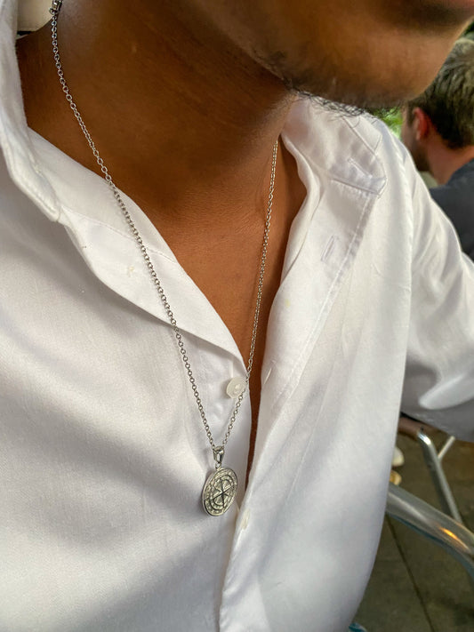 Pendentif boussole