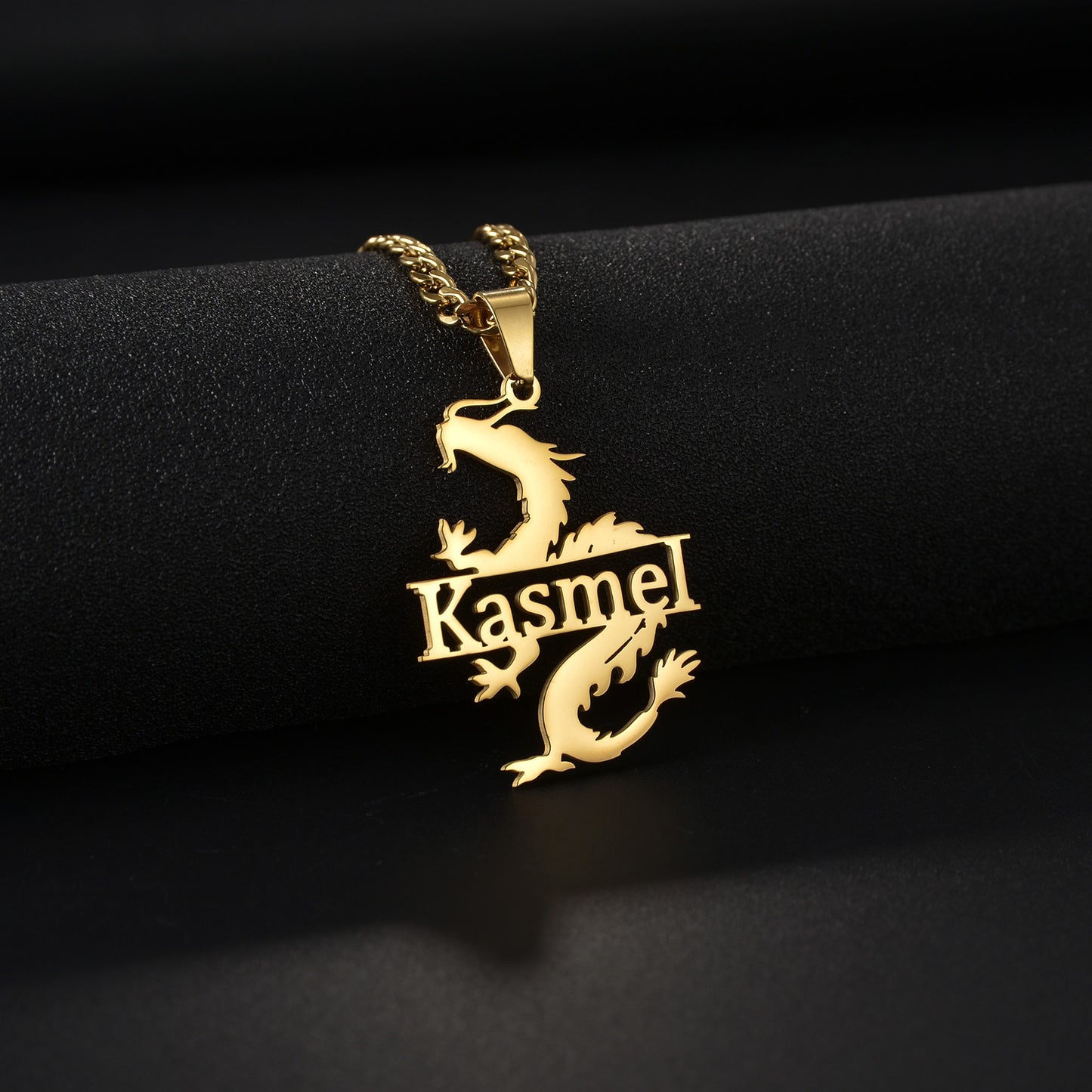 Prénoms pendants avec chaîne épaisse